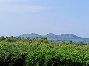 Macizo del Montgrí desde Pals